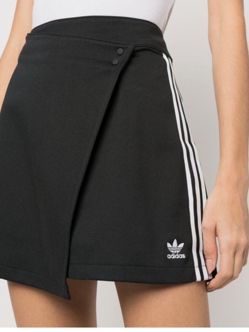ADIDAS ORIGINALS Women’s ADICOLOR 3-STRIPES SHORT WRAPPING SKIRT black sz large